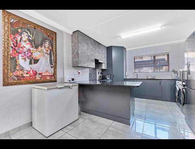 2 BEDROOM APARTMENT FOR SALE IN PAULSHOF